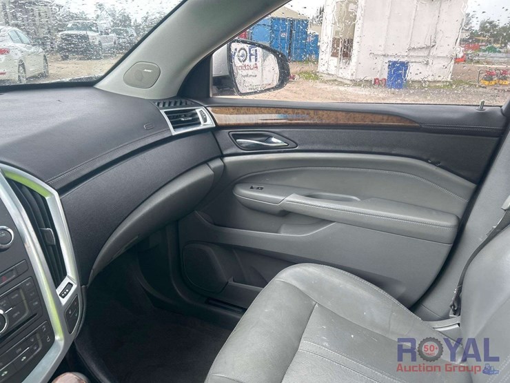 2011-cadillac-srx-image-10