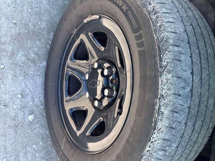 2019-chevrolet-tahoe-image-26