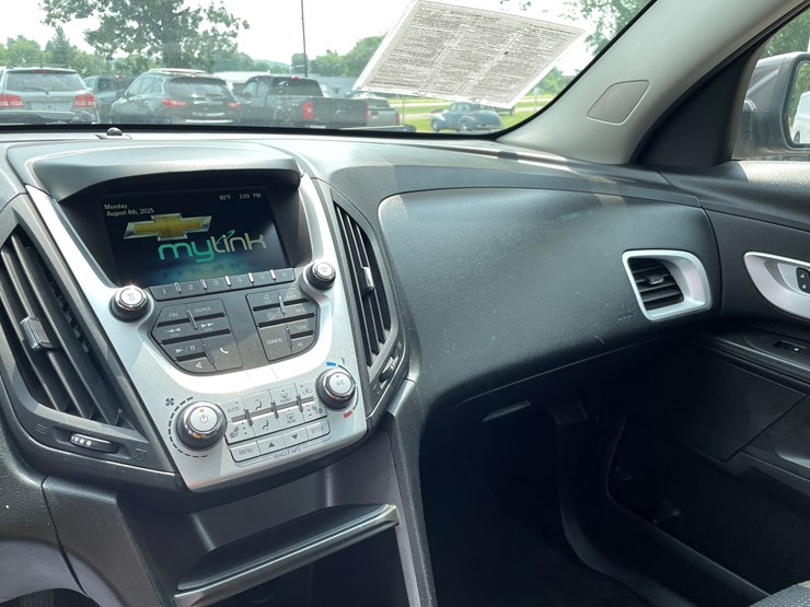 2016-chevrolet-equinox-lt-image-48