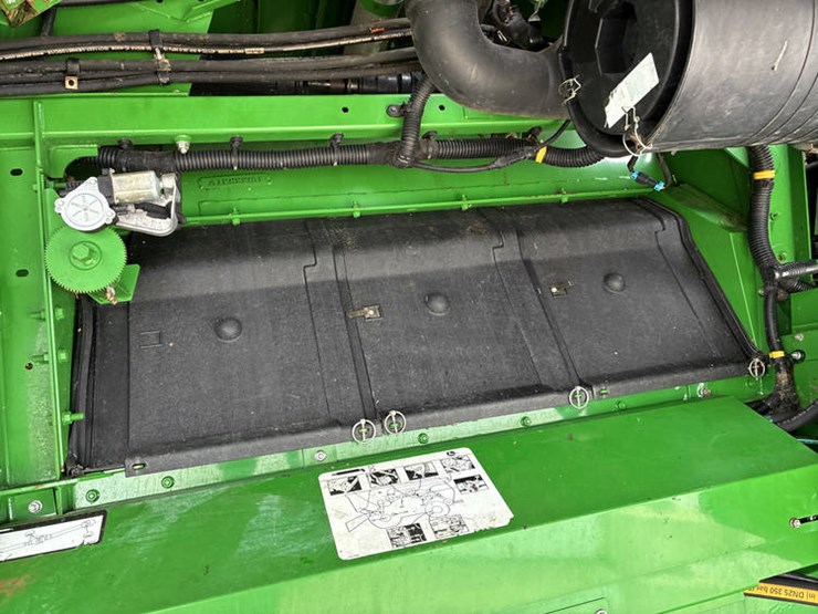2014-john-deere-s680-image-54