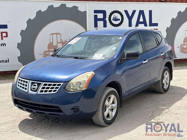 2010-nissan-rogue-image-1