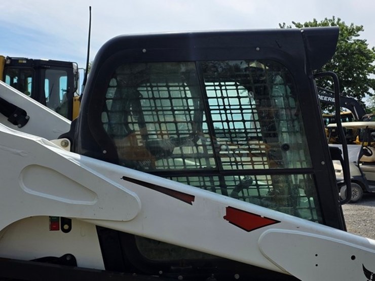 2022-bobcat-t770-image-13
