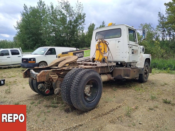 ford-9000-image-4