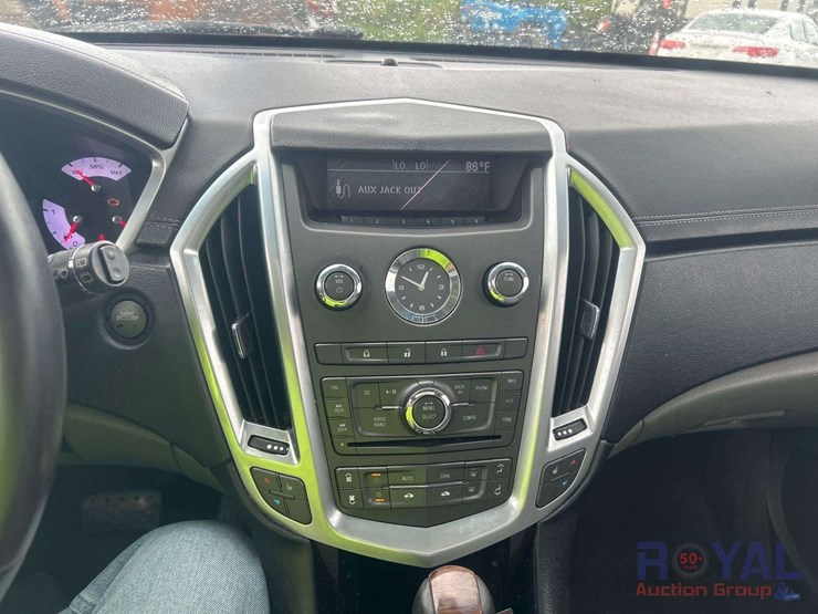 2011-cadillac-srx-image-9