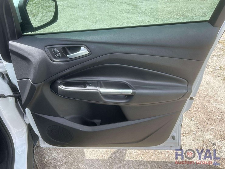 2018-ford-escape-se-image-30