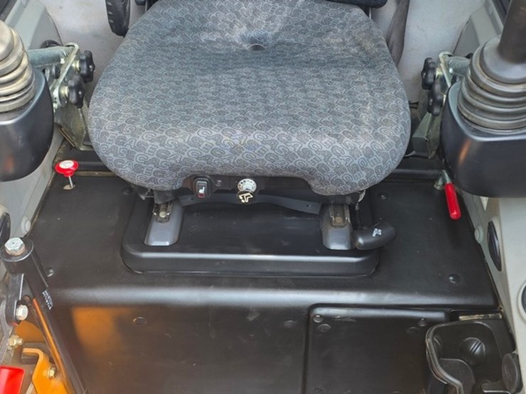 2020-case-tv450b-image-46