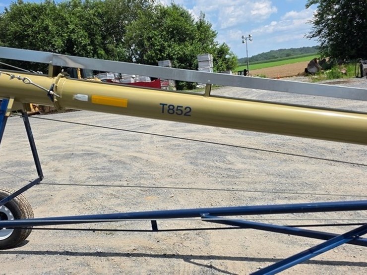new-harvest-t852-8"x52'-transport-auger-image-10