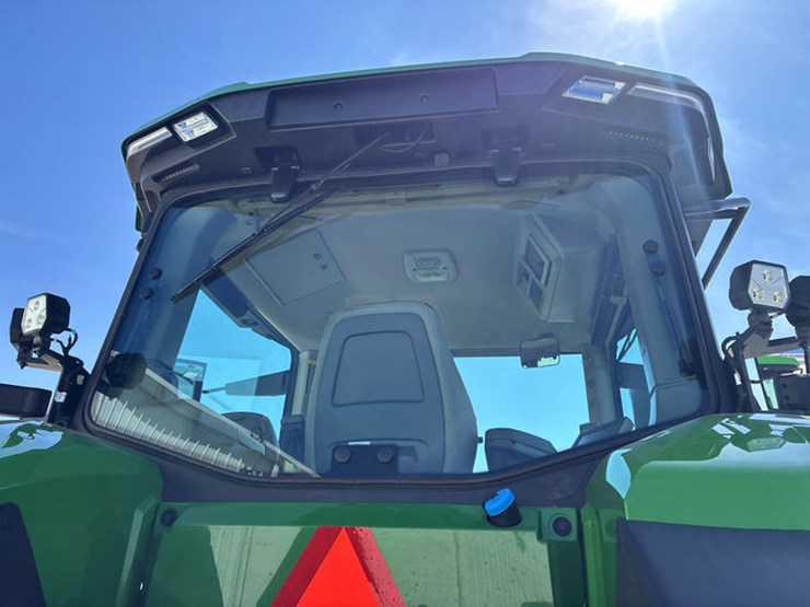 2023-john-deere-8r-370-image-23
