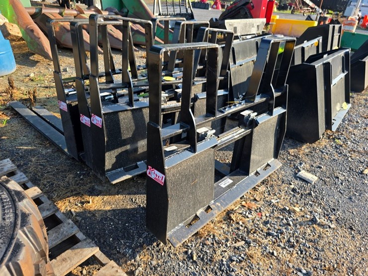 new-kivel-4200-lb.-skidloader-forks-image-2