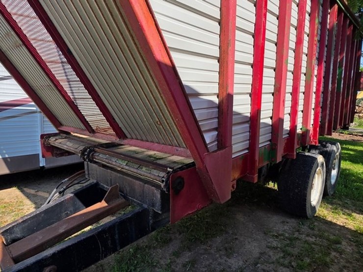 tandem-axle-silage-cart-image-30