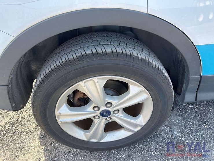 2015-ford-escape-image-24