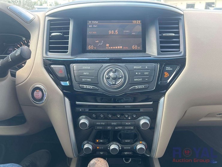 2015-nissan-pathfinder-image-11