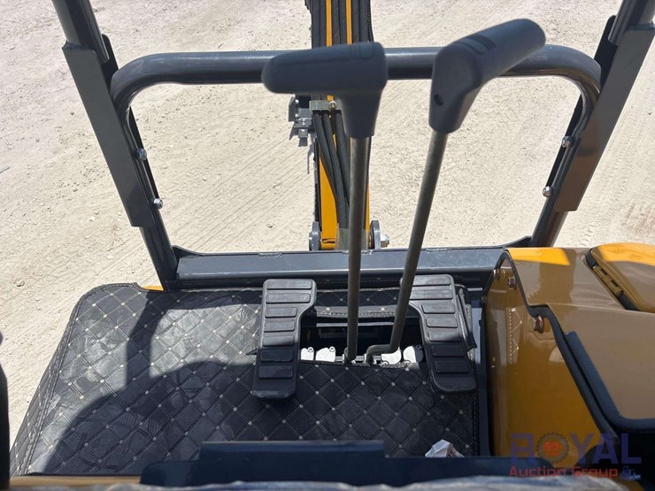 unused-2025-cfg-qk18r-mini-excavator-image-7