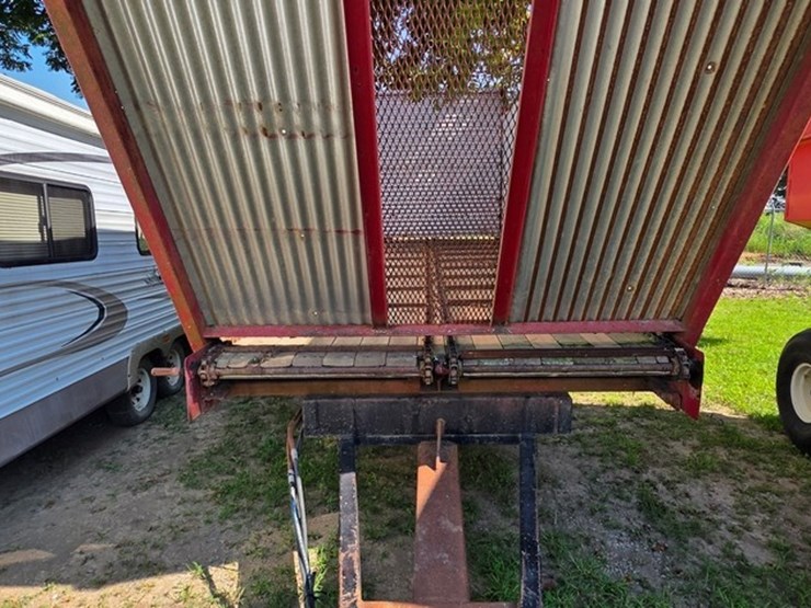 tandem-axle-silage-cart-image-34