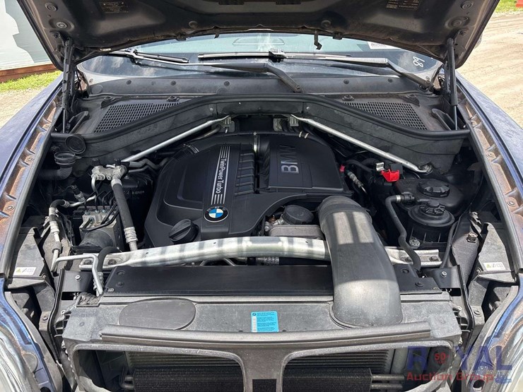 2011-bmw-x5-image-12
