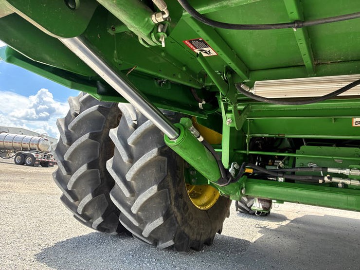2023-john-deere-s780-image-18