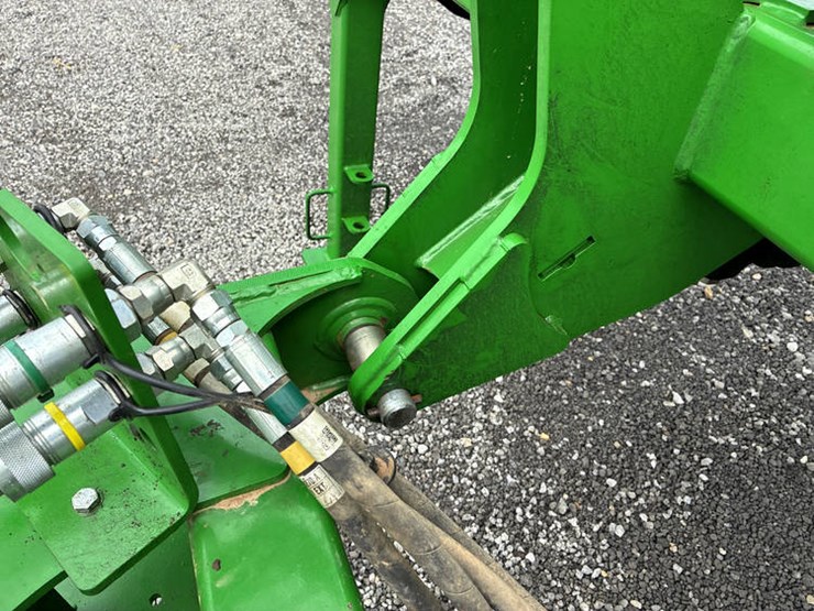 2023-john-deere-2510h-image-19