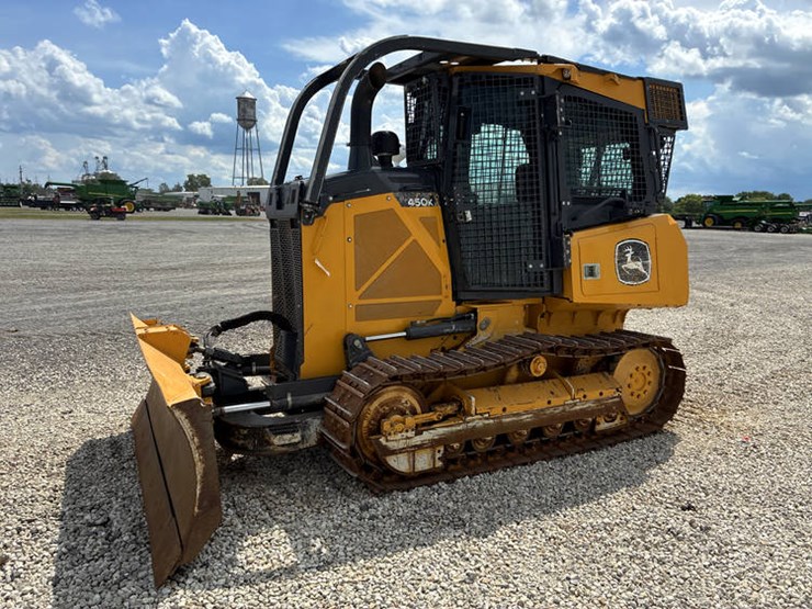 2022-john-deere-450-image-12