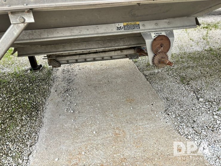 2014-wilson-grain-trailer-image-27