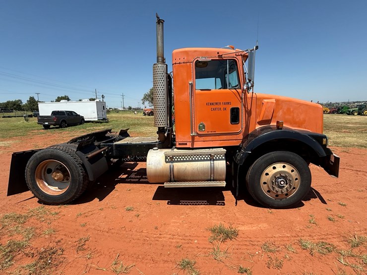 1990-kenworth-t400-image-7