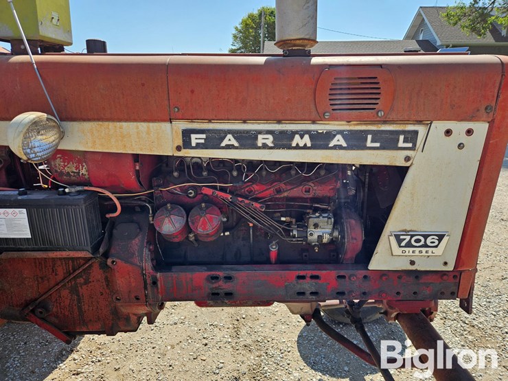 1964-international-706-image-12