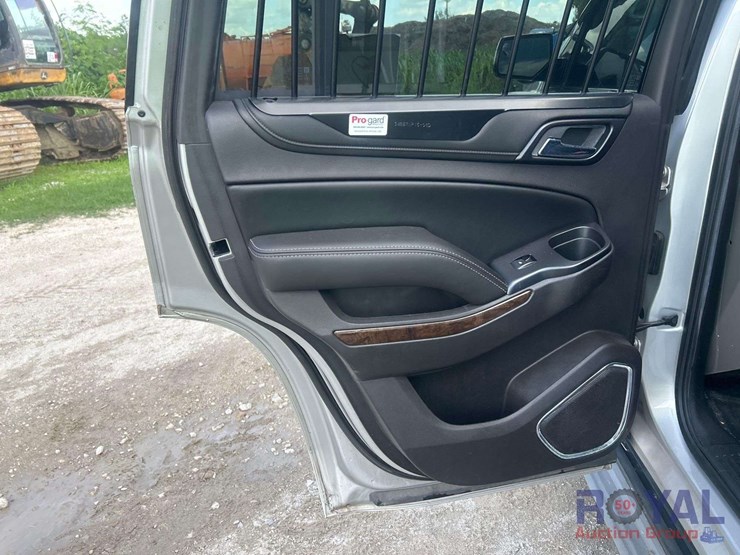 2015-chevrolet-tahoe-image-13