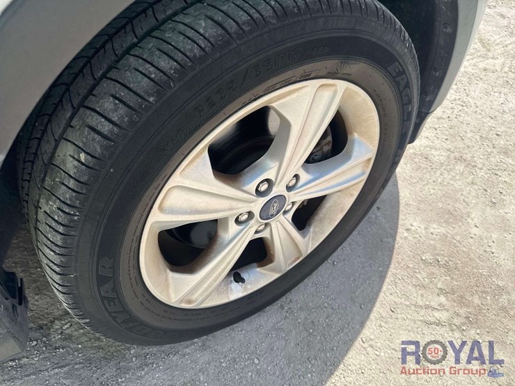 2016-ford-escape-se-image-30