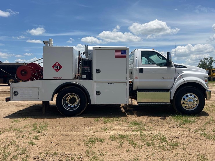 2017-ford-f750-image-5