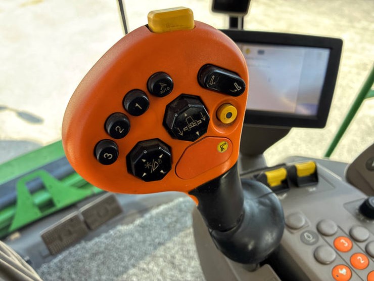 2013-john-deere-s670-image-106
