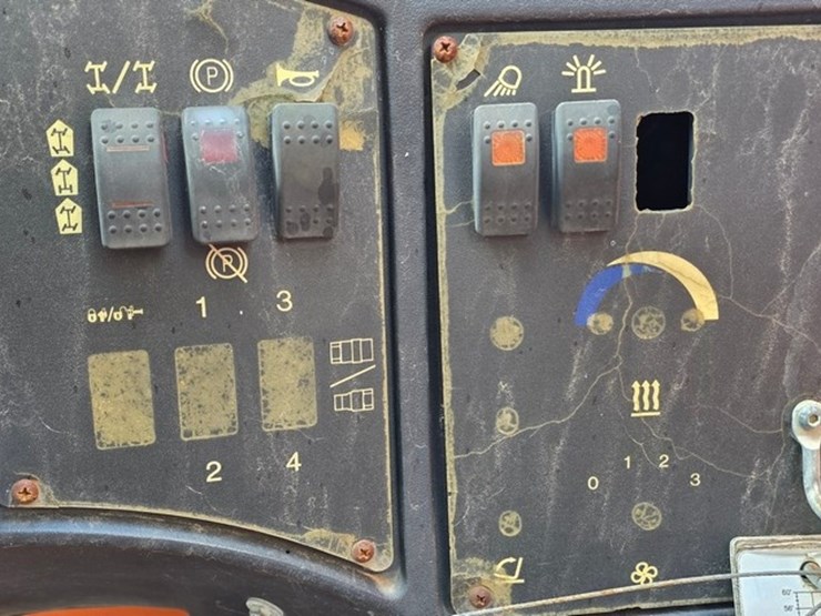 2013-jlg-g9-43a-image-48