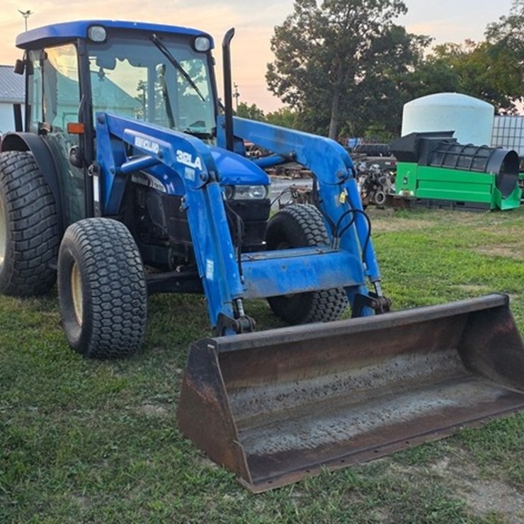 NEW HOLLAND TN70D