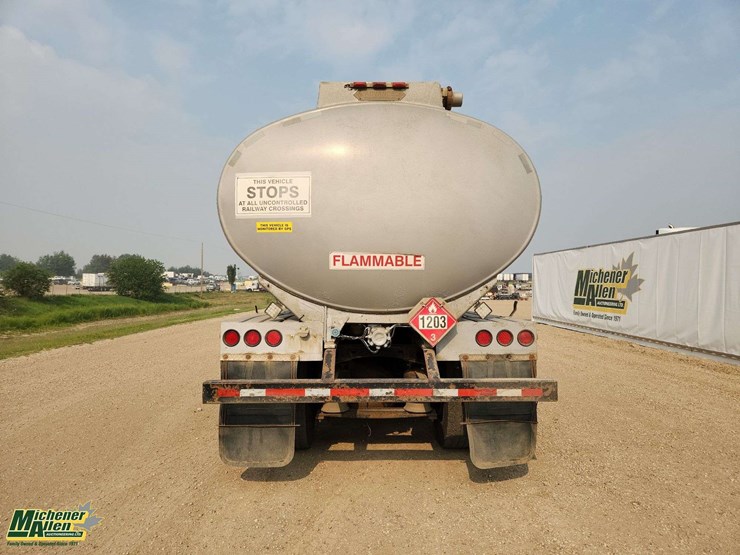 2007-freightliner-fld120-image-22
