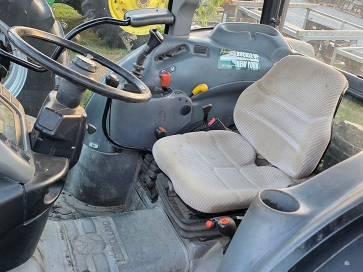 new-holland-tn70d-image-50