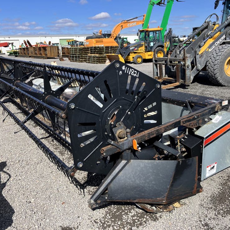 #111821 • GLEANER 20' GRAIN HEAD #2035276F
