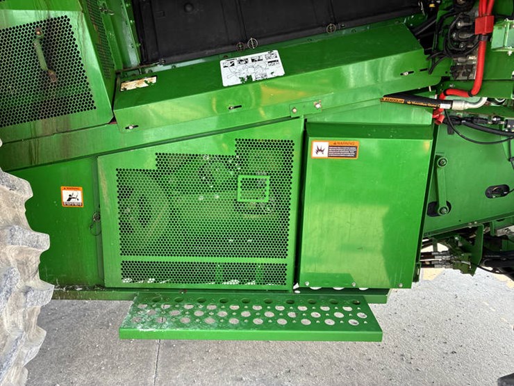 2014-john-deere-s690-image-47