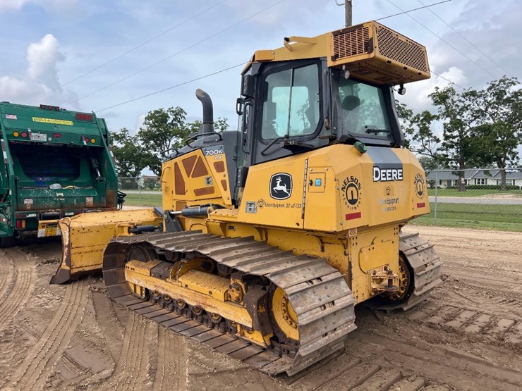 2020-deere-700k-lgp-image-2