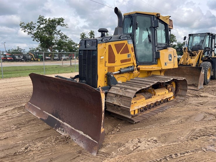 2020-deere-700k-lgp-image-8