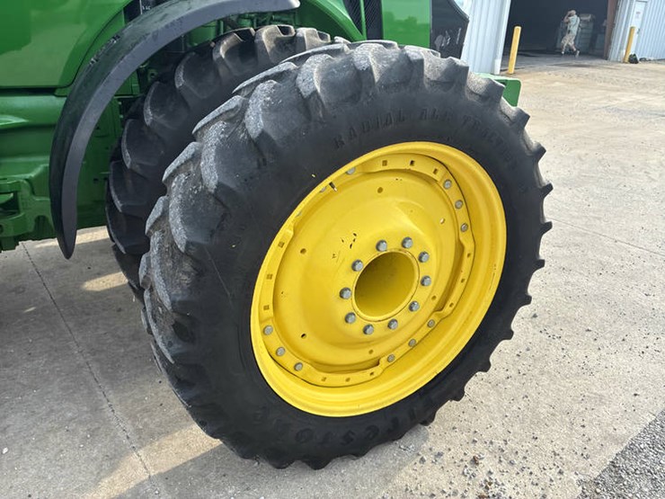 2012-john-deere-8360r-image-56