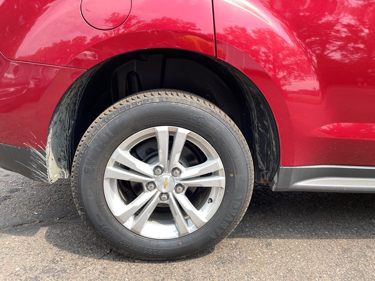 2015-chevrolet-equinox-lt-image-39