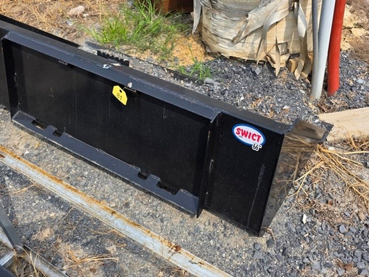 new-swict-66"-skidloader-bucket-image-2