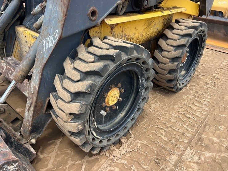 2000-new-holland-ls180-image-16