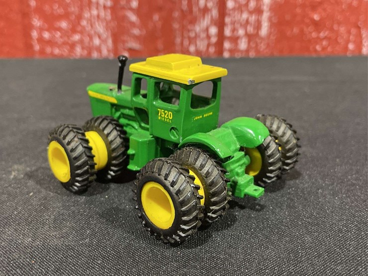 john-deere-7520-image-3