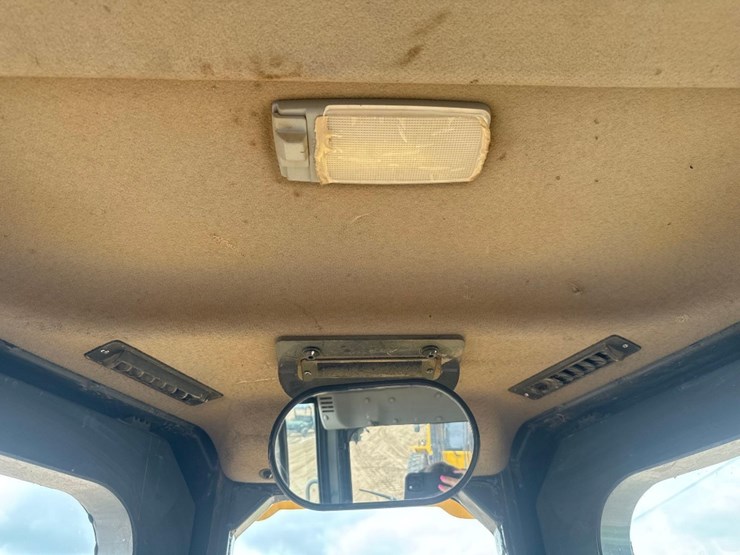 2021-komatsu-d51ex-24-image-30