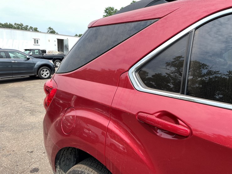2015-chevrolet-equinox-lt-image-38
