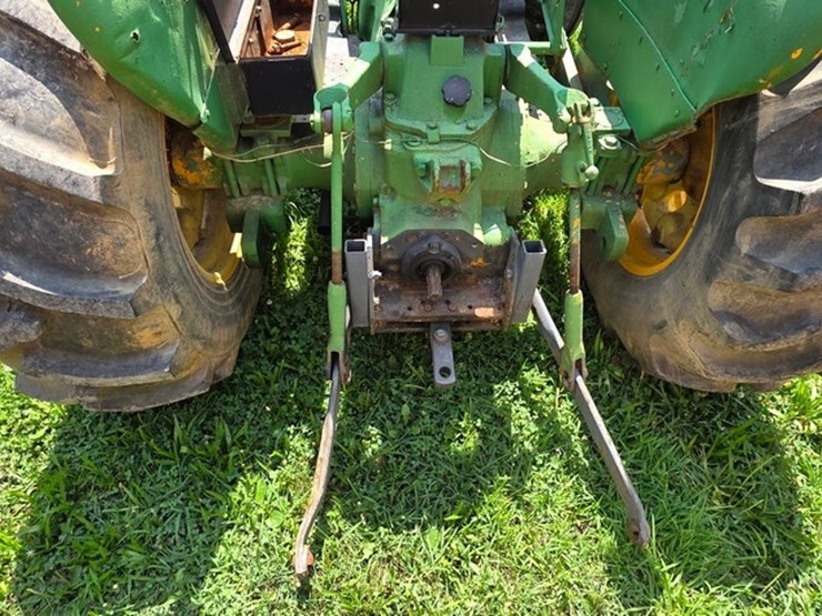 john-deere-300-image-15