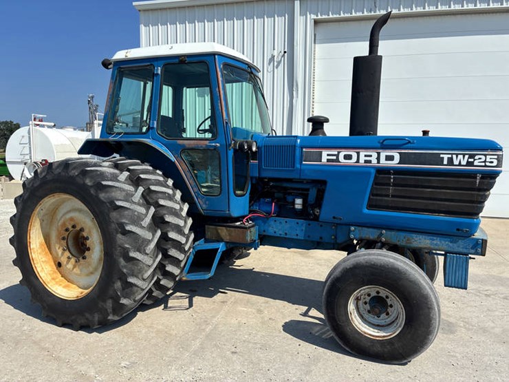 ford-tw25-image-1