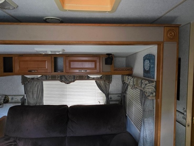 2003-fleetwood-2-axle-camper-(title)-image-34