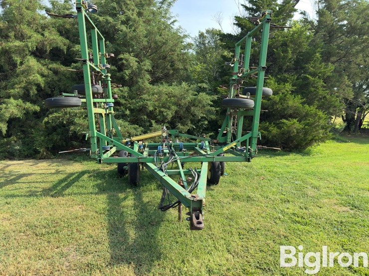 john-deere-30-image-2