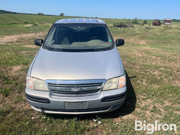 2001-chevrolet-venture-image-2