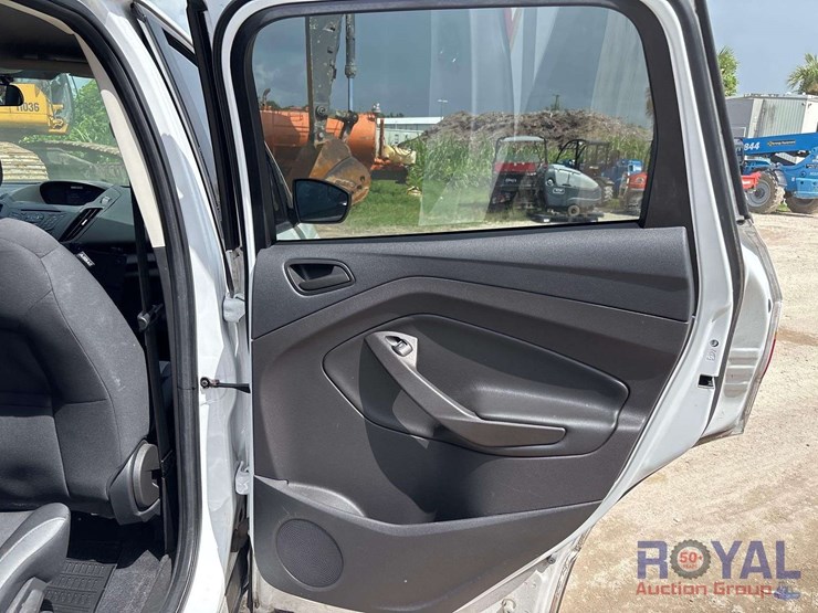 2015-ford-escape-image-21